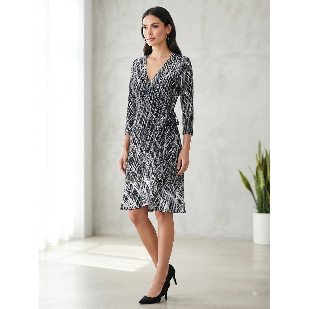 BCBGMAXAZRIA Black White Abstract Print Wrap Dress 3/4 Sleeve V-Neck Size M